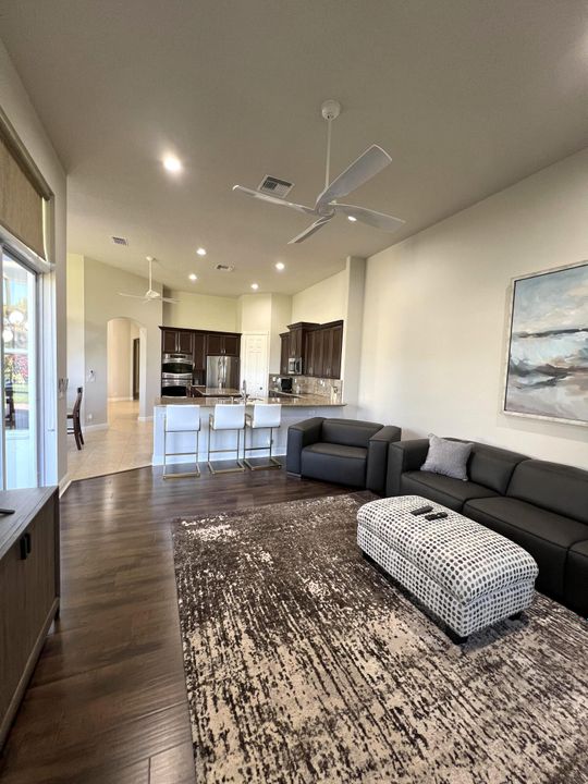 For Sale: $886,900 (2 beds, 2 baths, 2487 Square Feet)