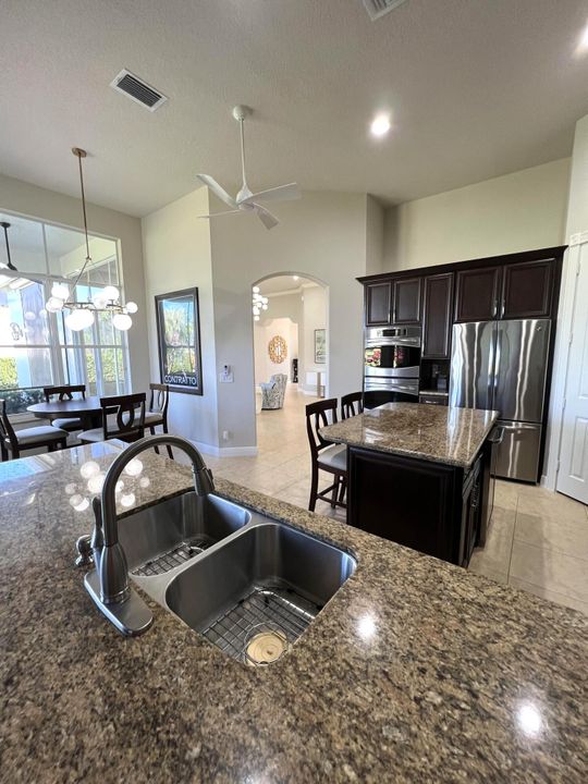 For Sale: $886,900 (2 beds, 2 baths, 2487 Square Feet)