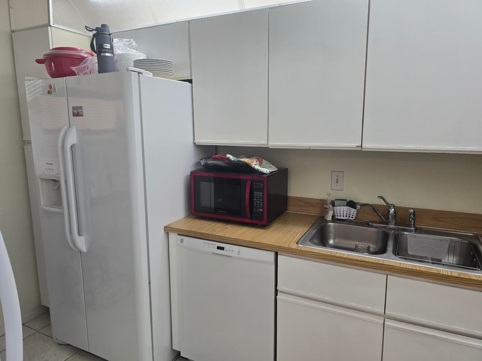 For Sale: $118,000 (2 beds, 2 baths, 945 Square Feet)