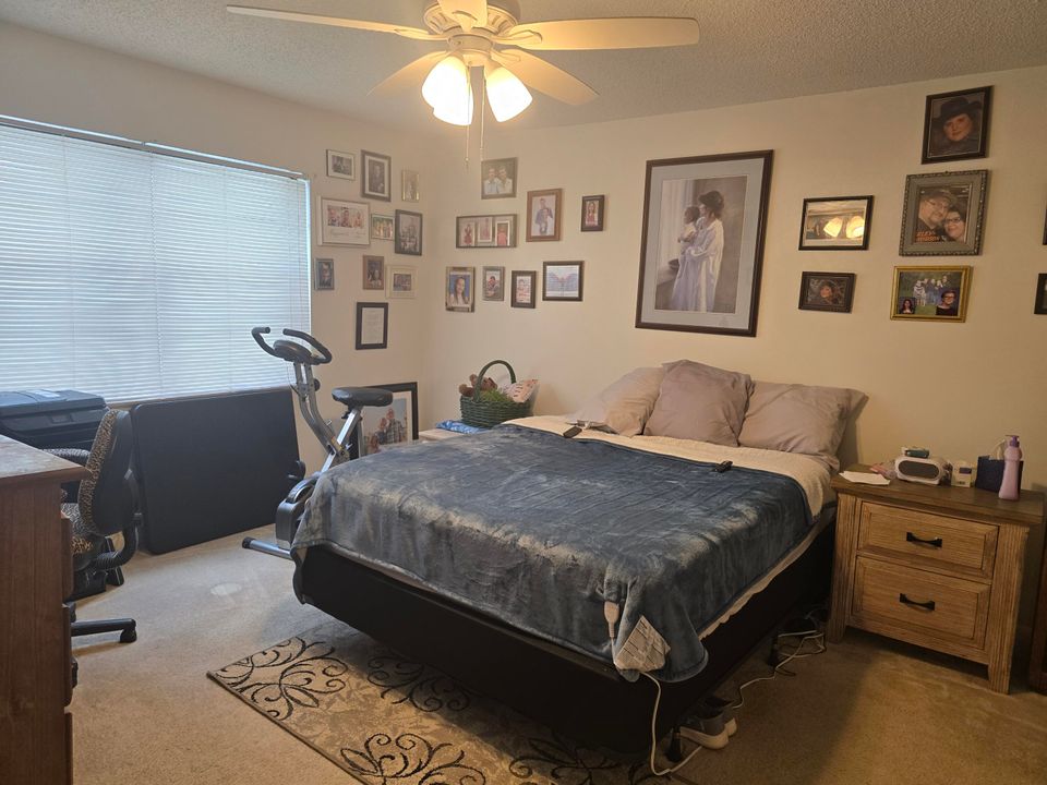 For Sale: $118,000 (2 beds, 2 baths, 945 Square Feet)