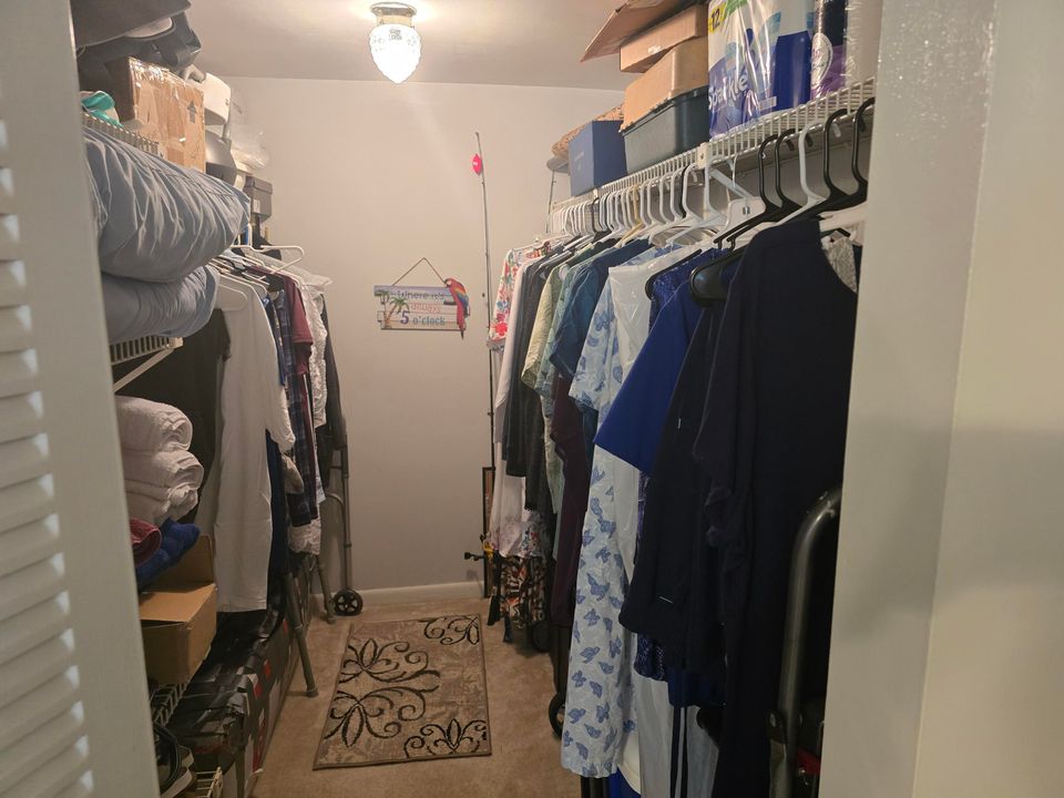 For Sale: $118,000 (2 beds, 2 baths, 945 Square Feet)