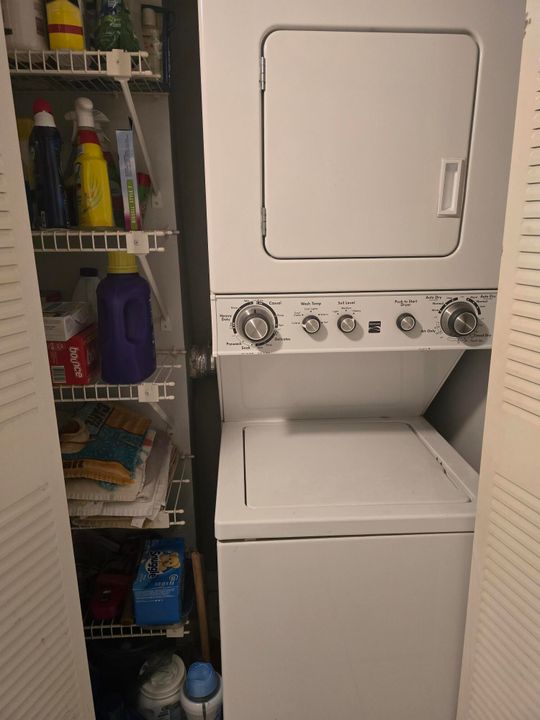 For Sale: $118,000 (2 beds, 2 baths, 945 Square Feet)