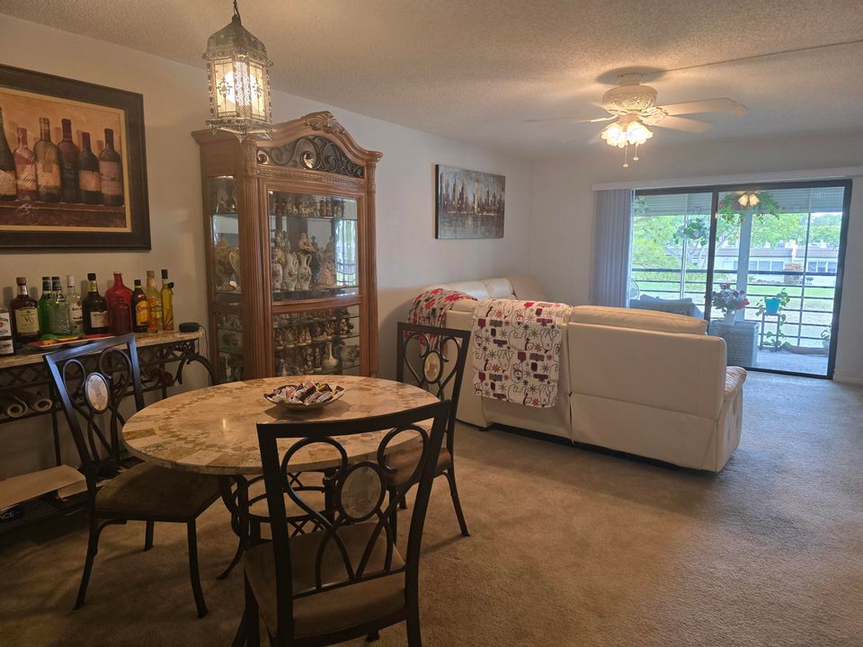 For Sale: $118,000 (2 beds, 2 baths, 945 Square Feet)