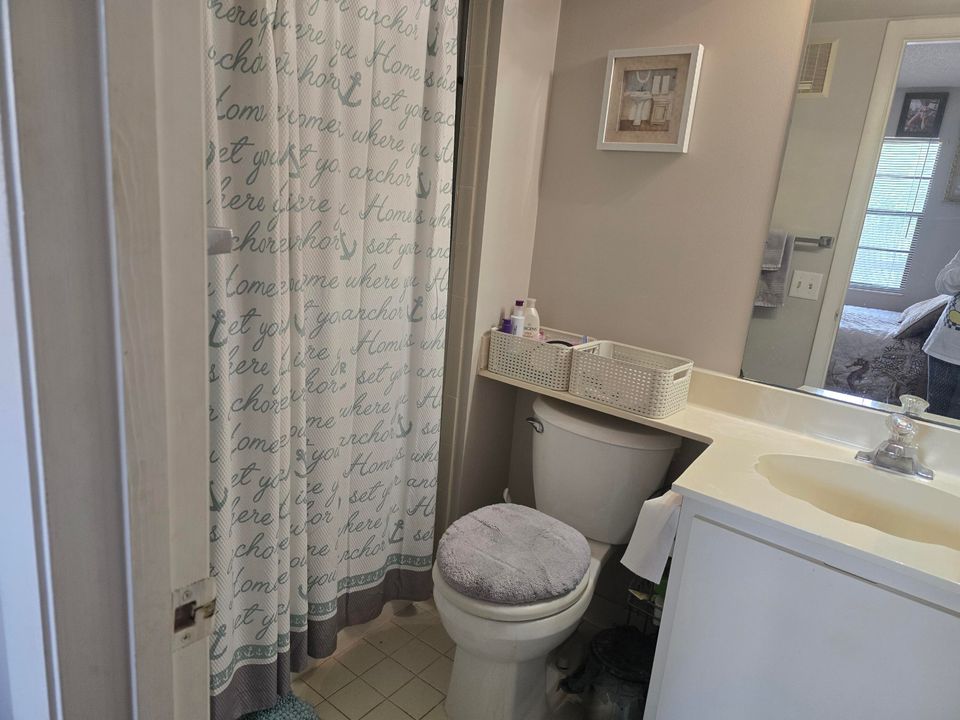 For Sale: $118,000 (2 beds, 2 baths, 945 Square Feet)