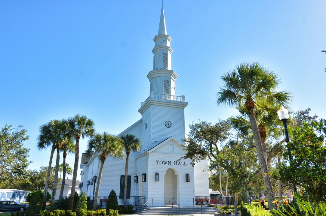 For Sale: $511,000 (2 beds, 2 baths, 2036 Square Feet)