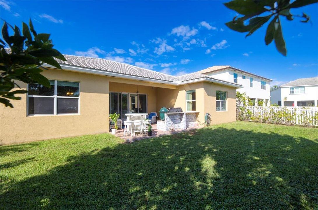 For Sale: $530,000 (4 beds, 3 baths, 2386 Square Feet)