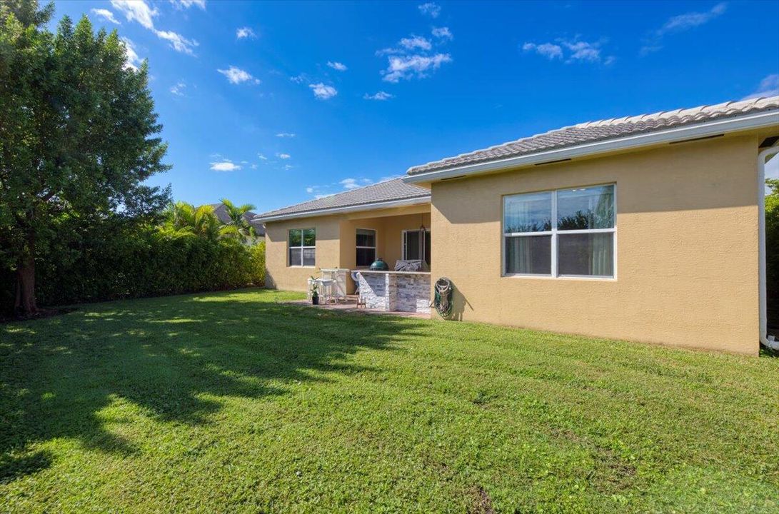 For Sale: $530,000 (4 beds, 3 baths, 2386 Square Feet)