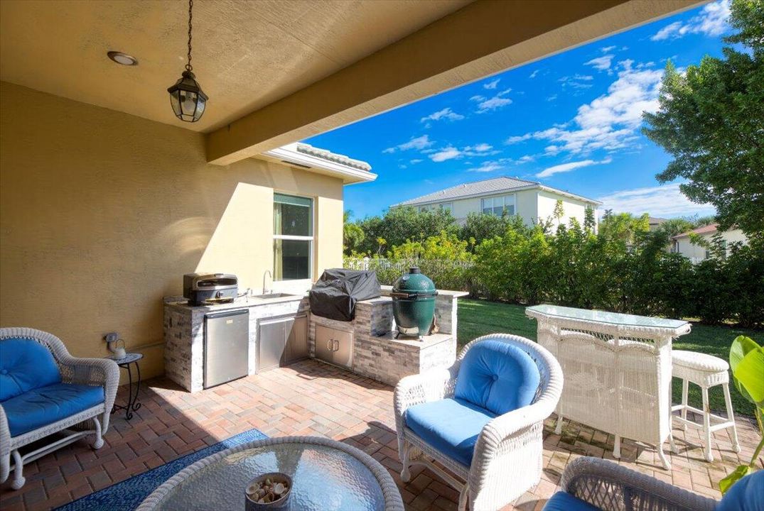 For Sale: $530,000 (4 beds, 3 baths, 2386 Square Feet)