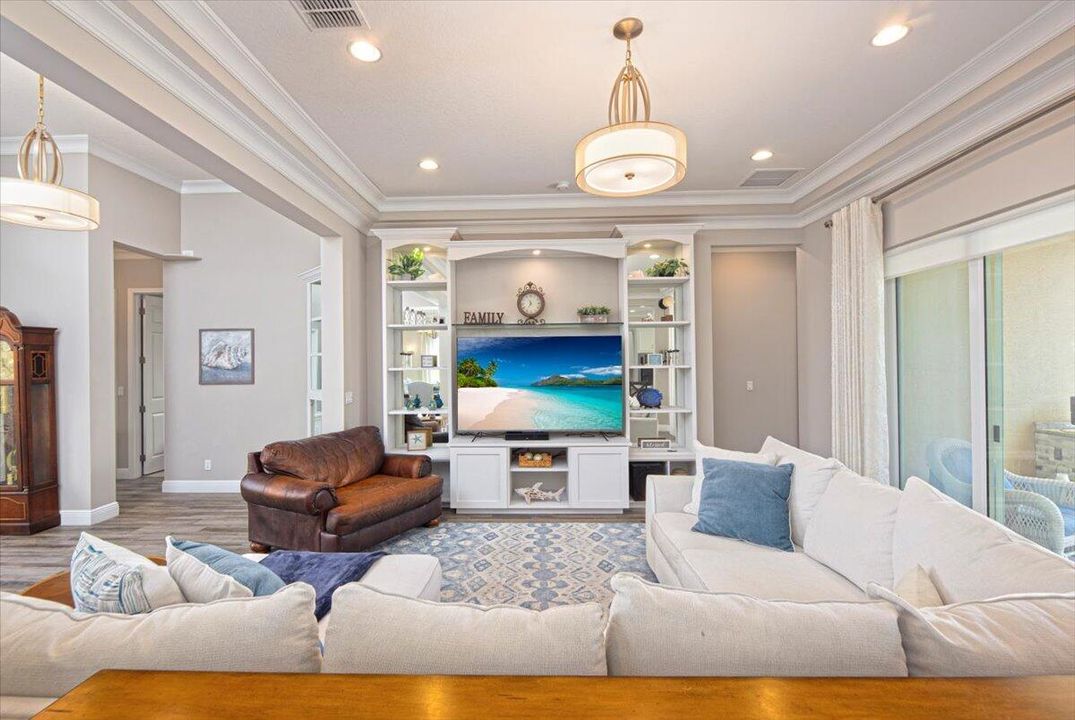 For Sale: $530,000 (4 beds, 3 baths, 2386 Square Feet)