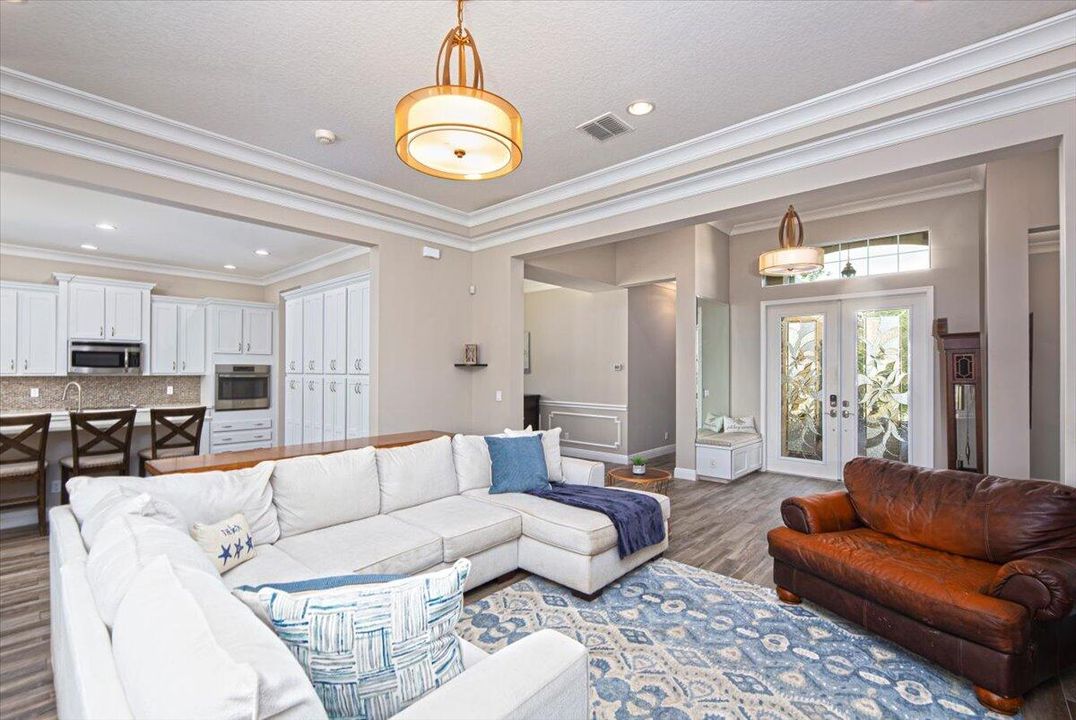 For Sale: $530,000 (4 beds, 3 baths, 2386 Square Feet)