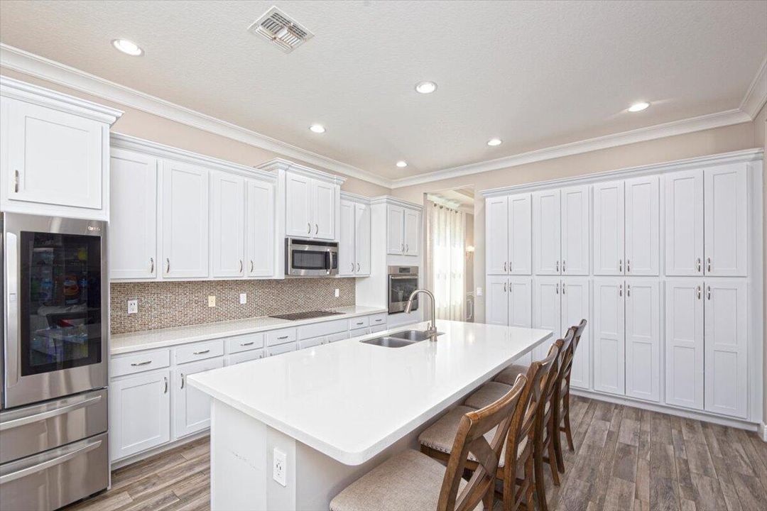 For Sale: $530,000 (4 beds, 3 baths, 2386 Square Feet)