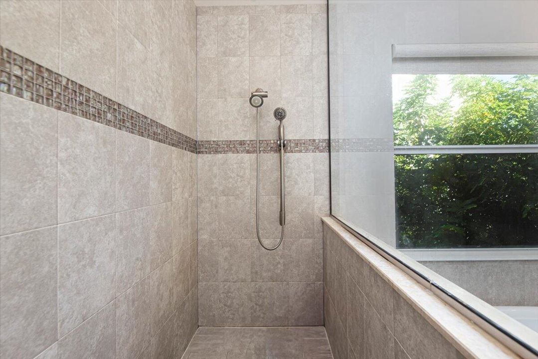 For Sale: $530,000 (4 beds, 3 baths, 2386 Square Feet)