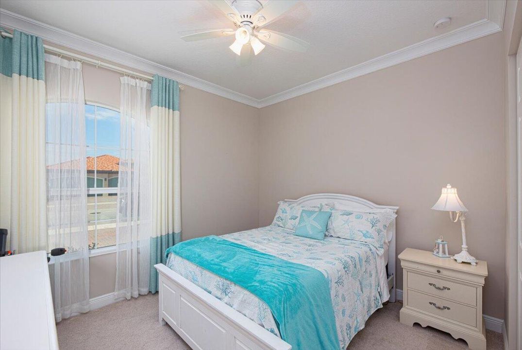 For Sale: $530,000 (4 beds, 3 baths, 2386 Square Feet)