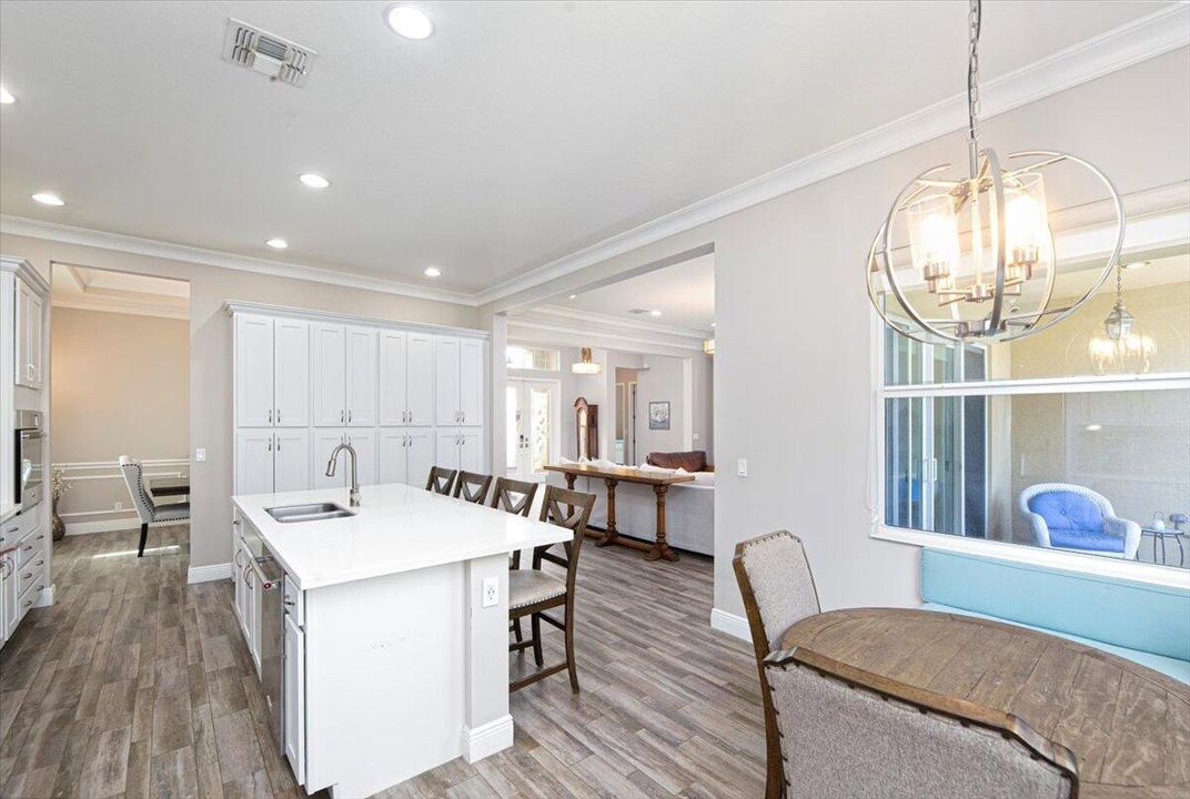 For Sale: $530,000 (4 beds, 3 baths, 2386 Square Feet)