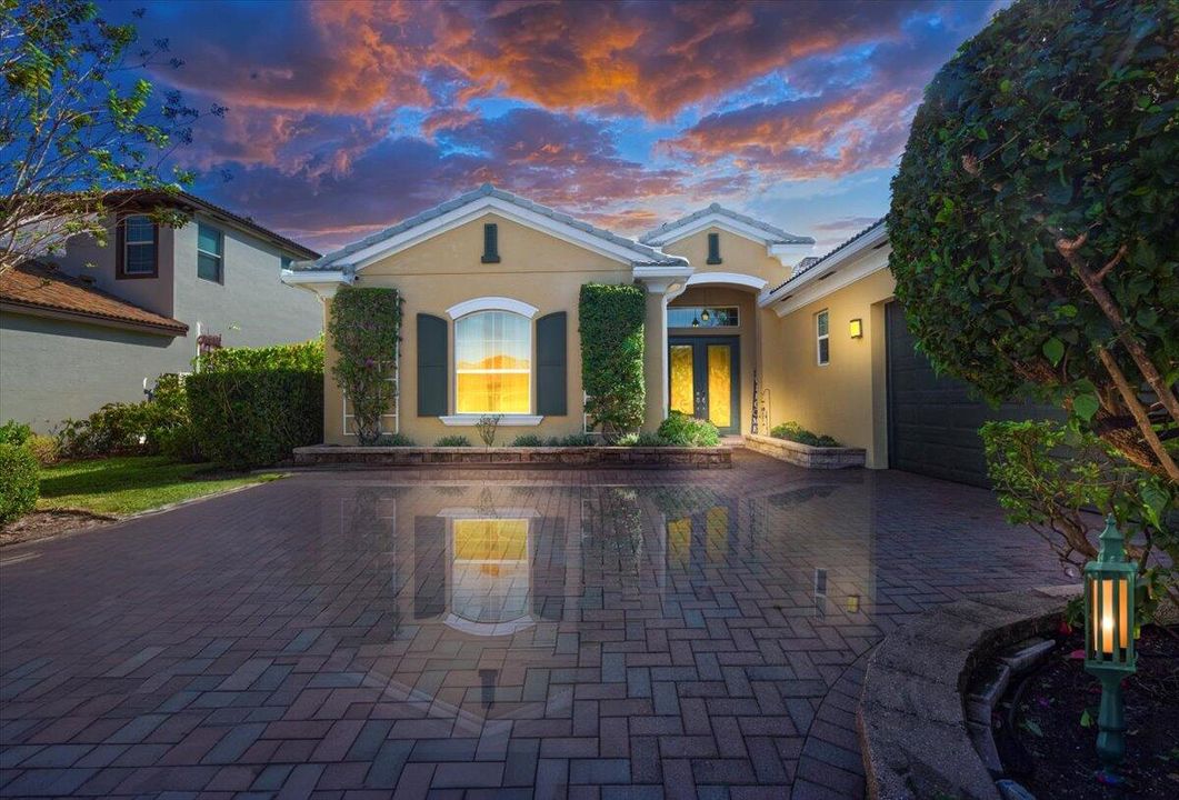 For Sale: $530,000 (4 beds, 3 baths, 2386 Square Feet)