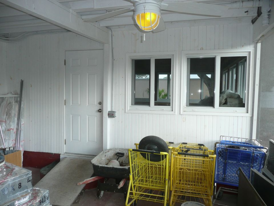 For Rent: $3,000 (3 beds, 2 baths, 1296 Square Feet)