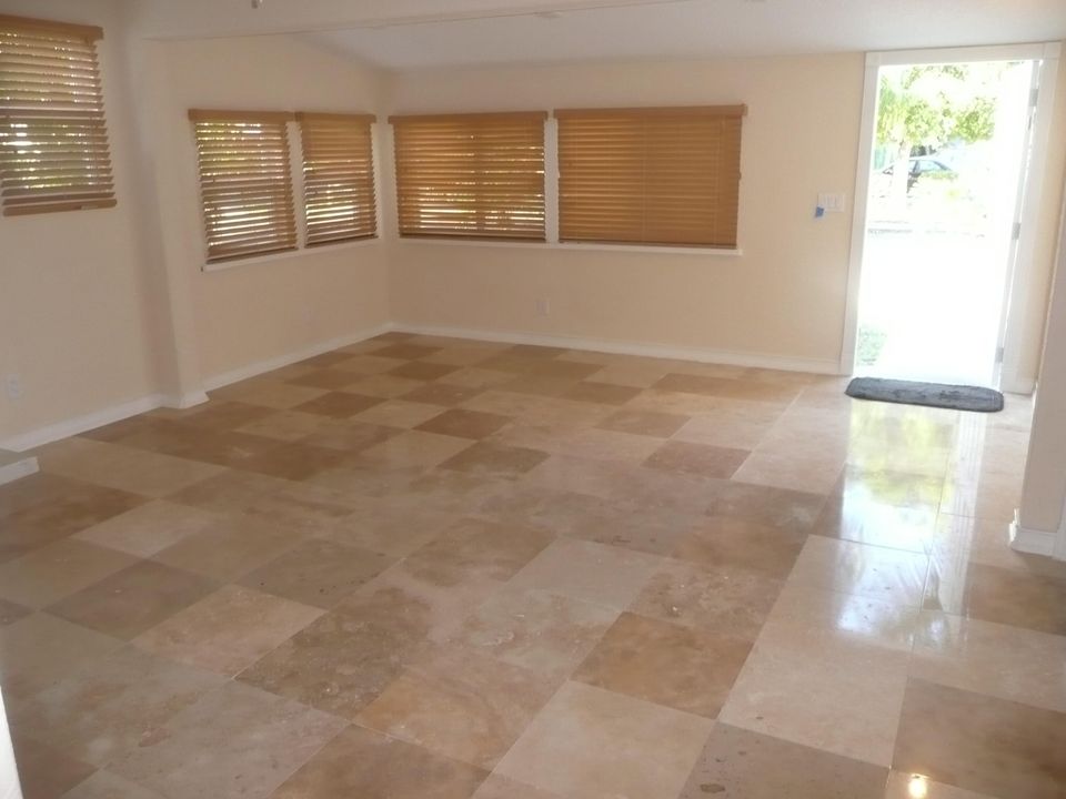 For Rent: $3,000 (3 beds, 2 baths, 1296 Square Feet)