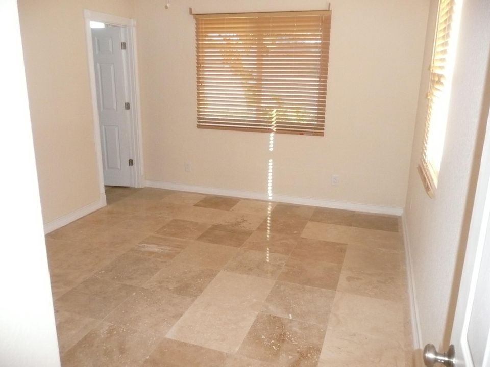 For Rent: $3,000 (3 beds, 2 baths, 1296 Square Feet)