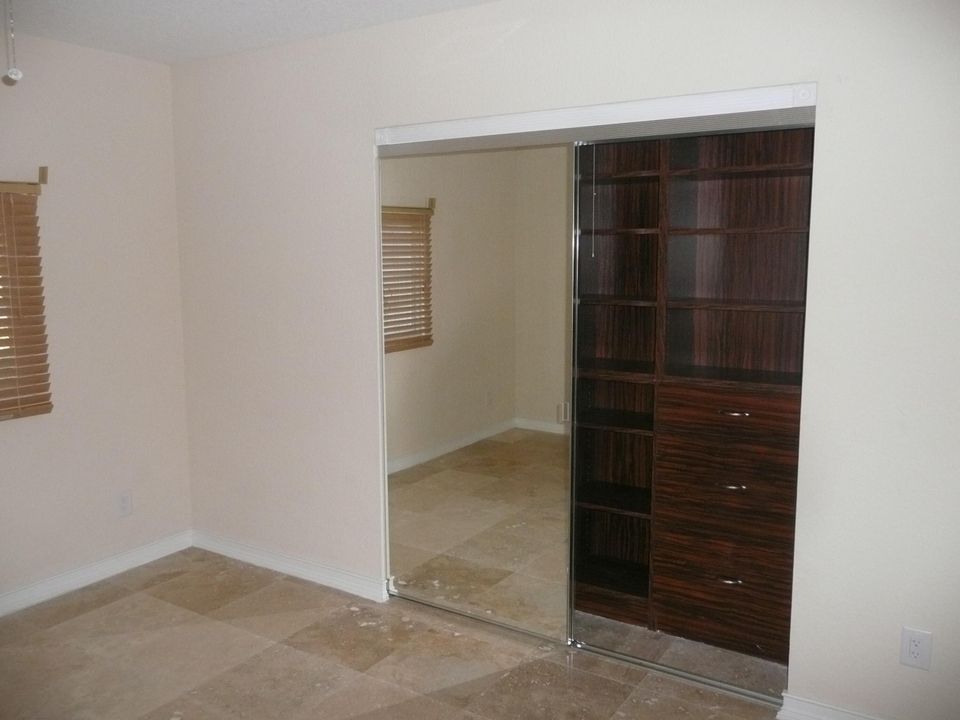 For Rent: $3,000 (3 beds, 2 baths, 1296 Square Feet)