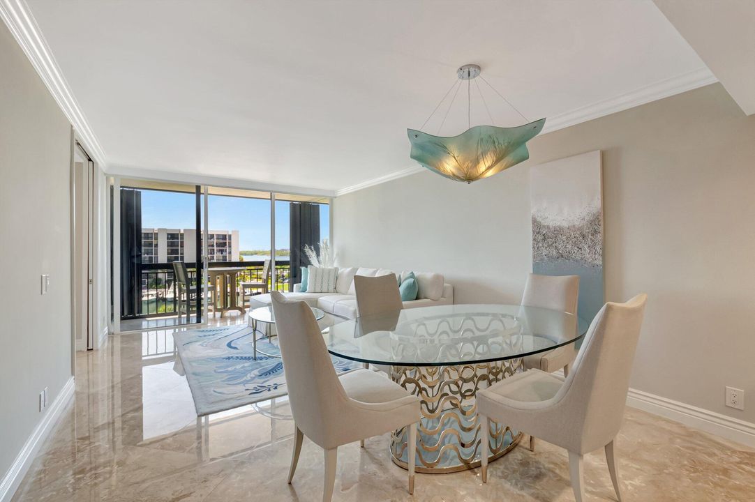 For Sale: $679,000 (2 beds, 2 baths, 1020 Square Feet)