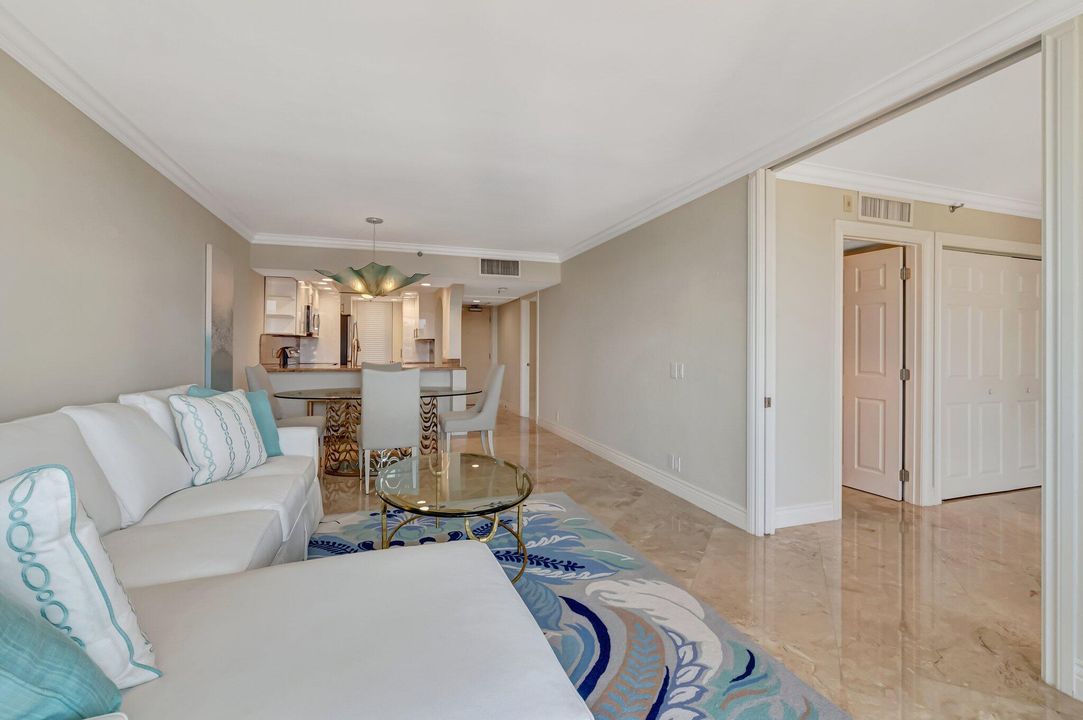 For Sale: $679,000 (2 beds, 2 baths, 1020 Square Feet)