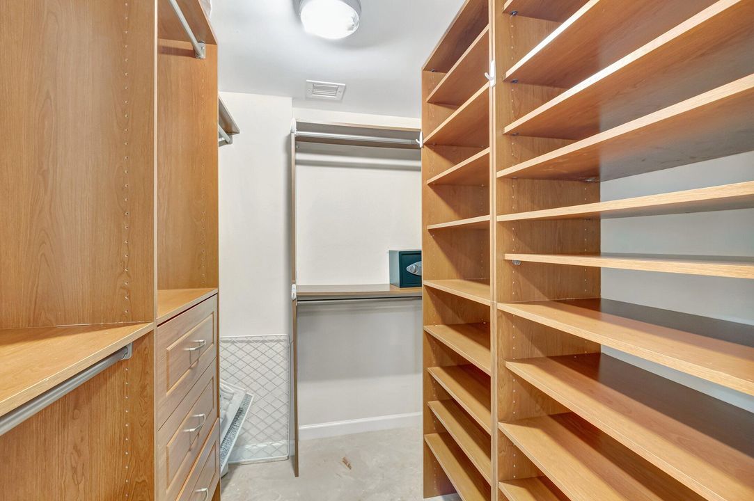 For Sale: $679,000 (2 beds, 2 baths, 1020 Square Feet)