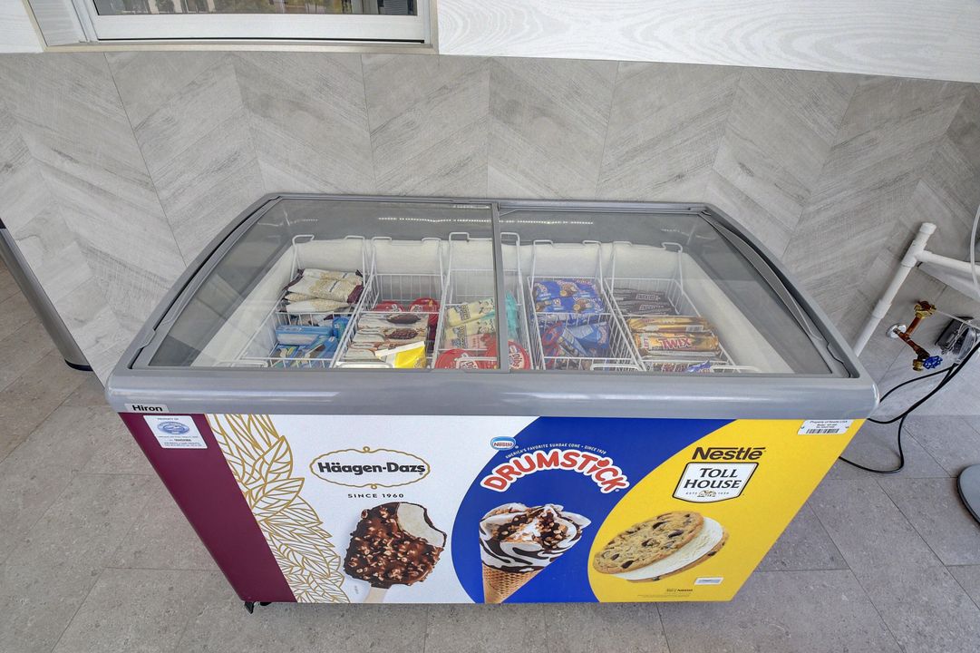 For Sale: $679,000 (2 beds, 2 baths, 1020 Square Feet)