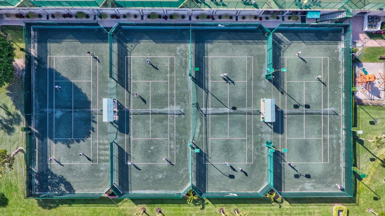 For Sale: $679,000 (2 beds, 2 baths, 1020 Square Feet)