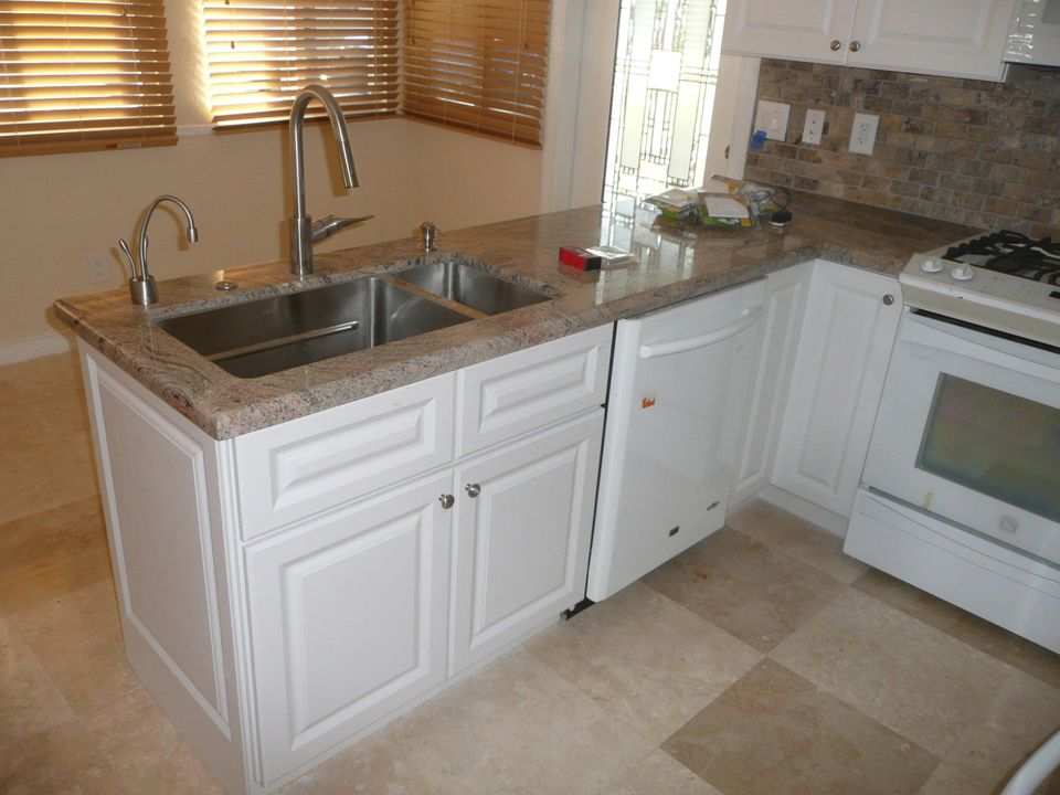 For Rent: $3,000 (3 beds, 2 baths, 1296 Square Feet)