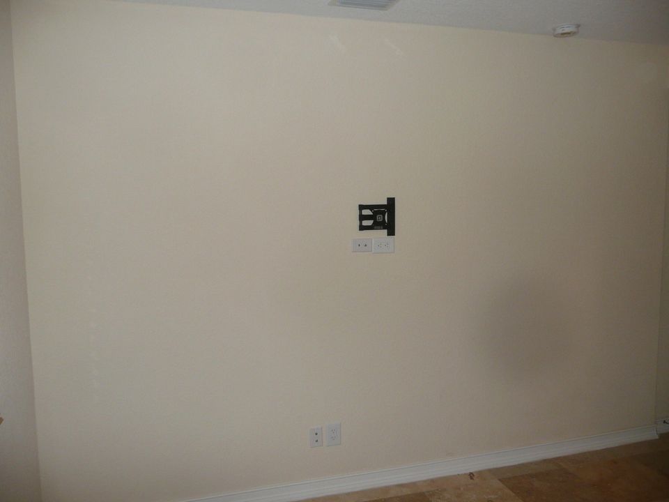 For Rent: $3,000 (3 beds, 2 baths, 1296 Square Feet)