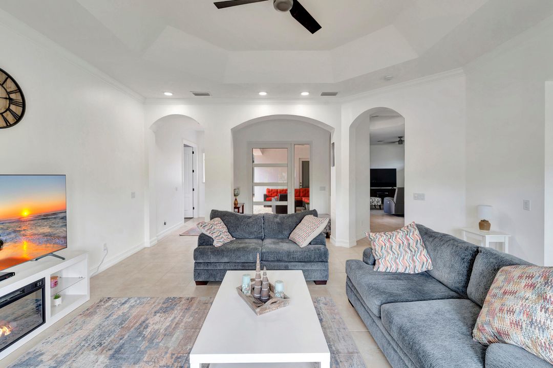 En Venta: $639,000 (4 camas, 4 baños, 2854 Pies cuadrados)