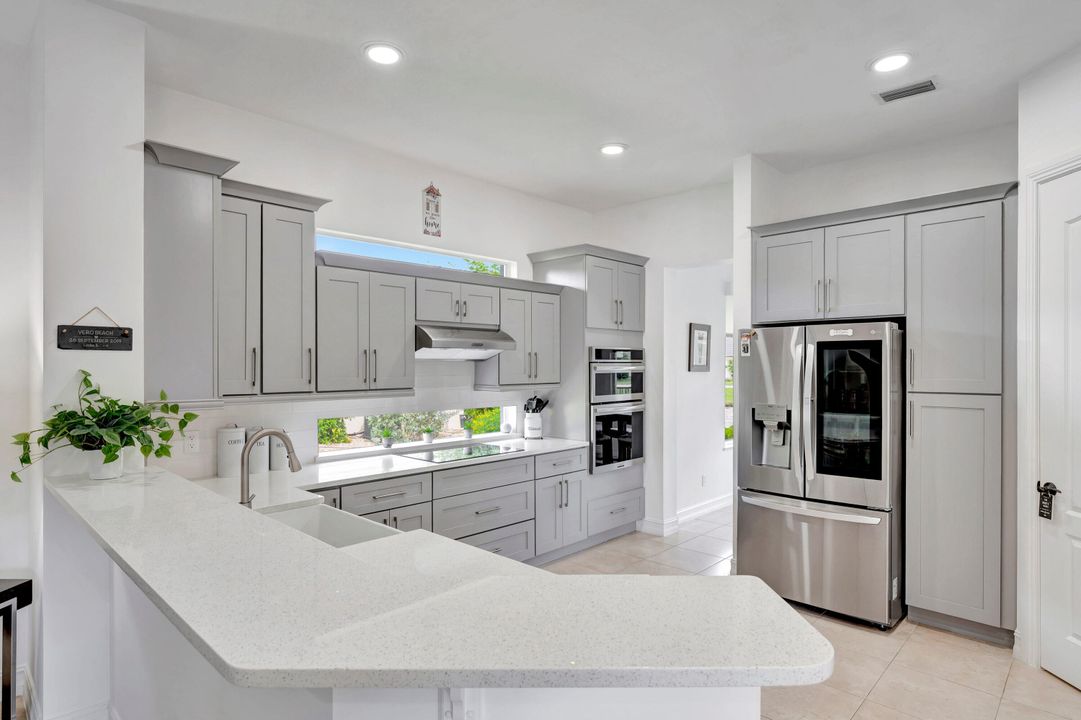 En Venta: $639,000 (4 camas, 4 baños, 2854 Pies cuadrados)