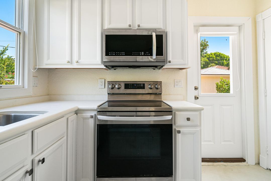 For Sale: $1,095,000 (0 beds, 0 baths, 1959 Square Feet)