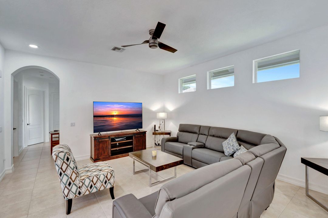 En Venta: $639,000 (4 camas, 4 baños, 2854 Pies cuadrados)