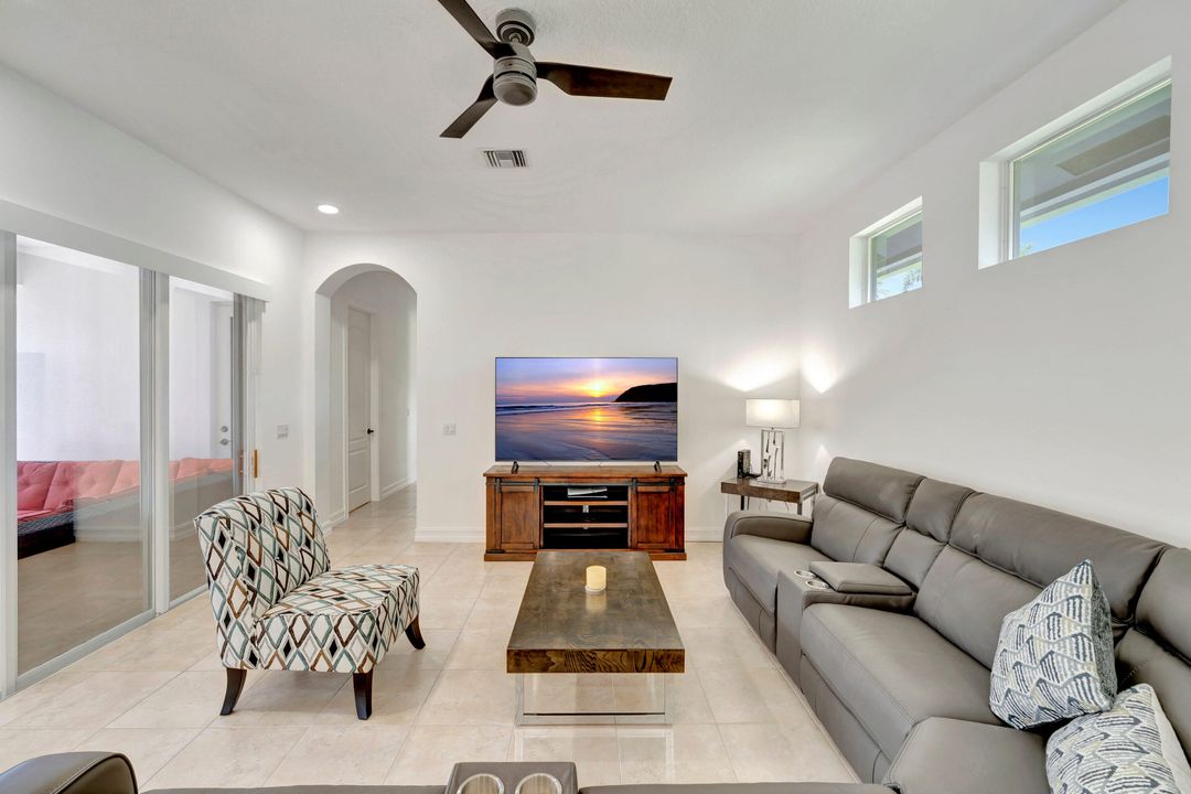 En Venta: $639,000 (4 camas, 4 baños, 2854 Pies cuadrados)