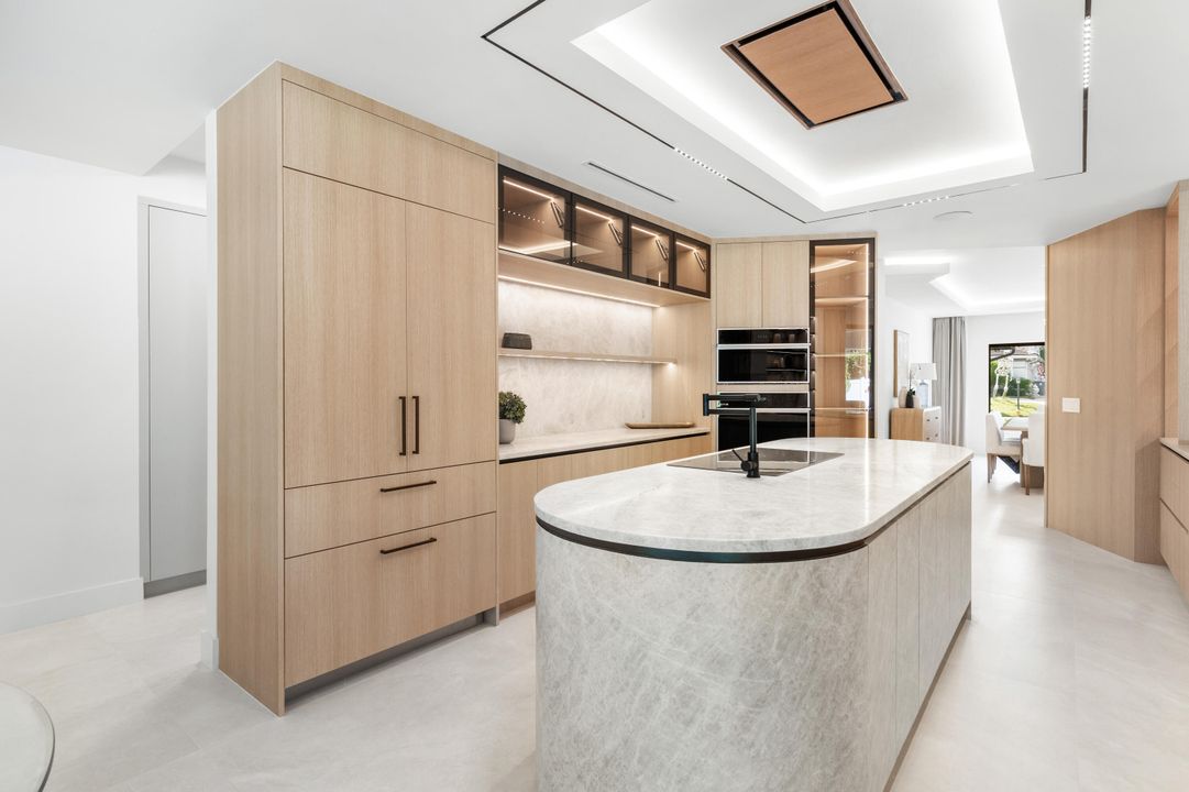 For Sale: $2,199,999 (4 beds, 4 baths, 3398 Square Feet)