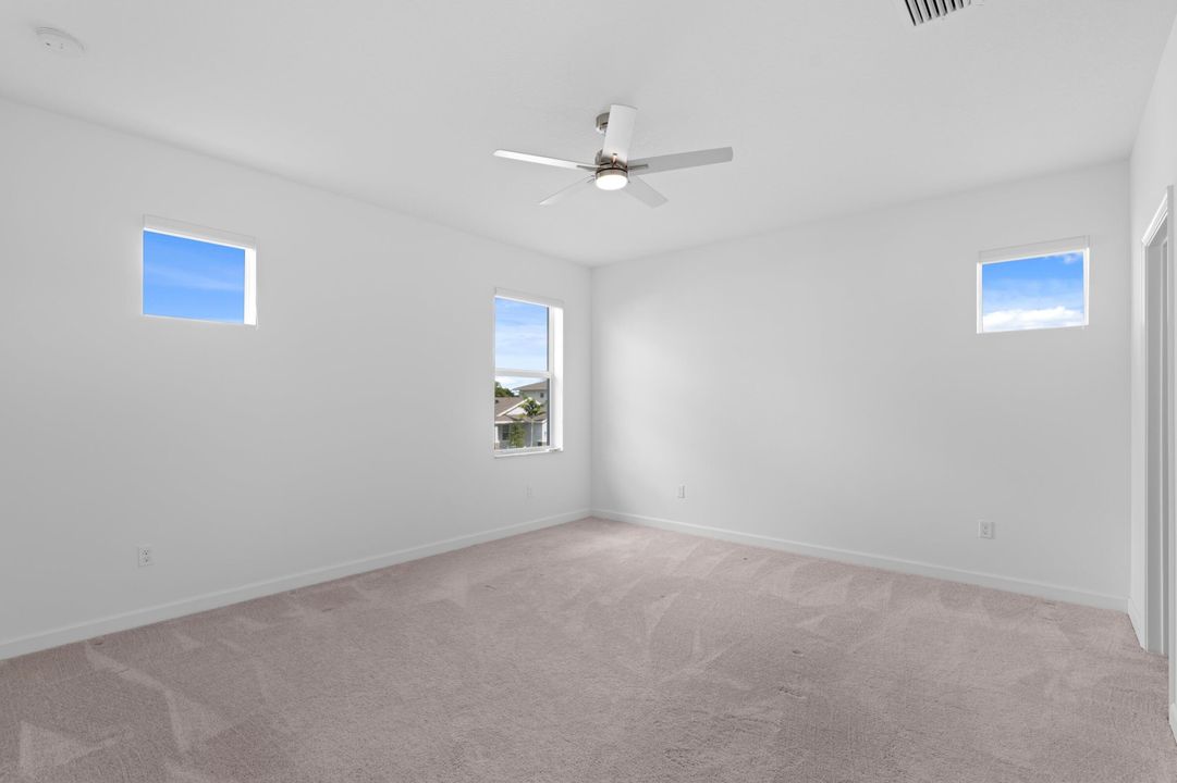 В аренду: $5,000 (4 спален, 3 ванн, 2500 Квадратных фут)