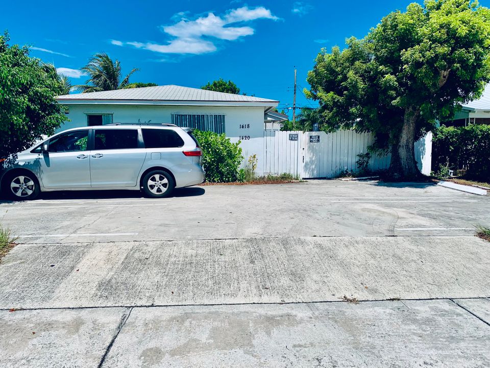 出租: $1,800 (1 贝兹, 1 浴室, 710 平方英尺)