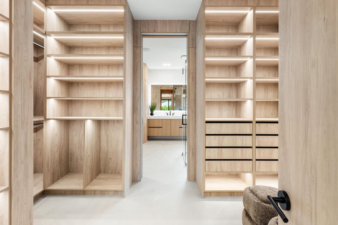 For Sale: $2,199,999 (4 beds, 4 baths, 3398 Square Feet)