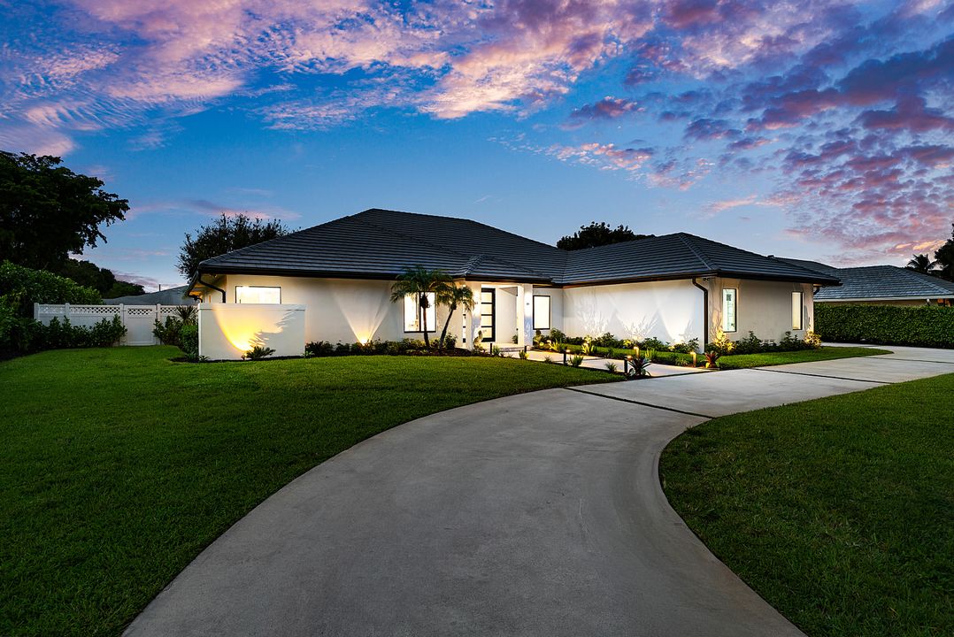 For Sale: $2,199,999 (4 beds, 4 baths, 3398 Square Feet)