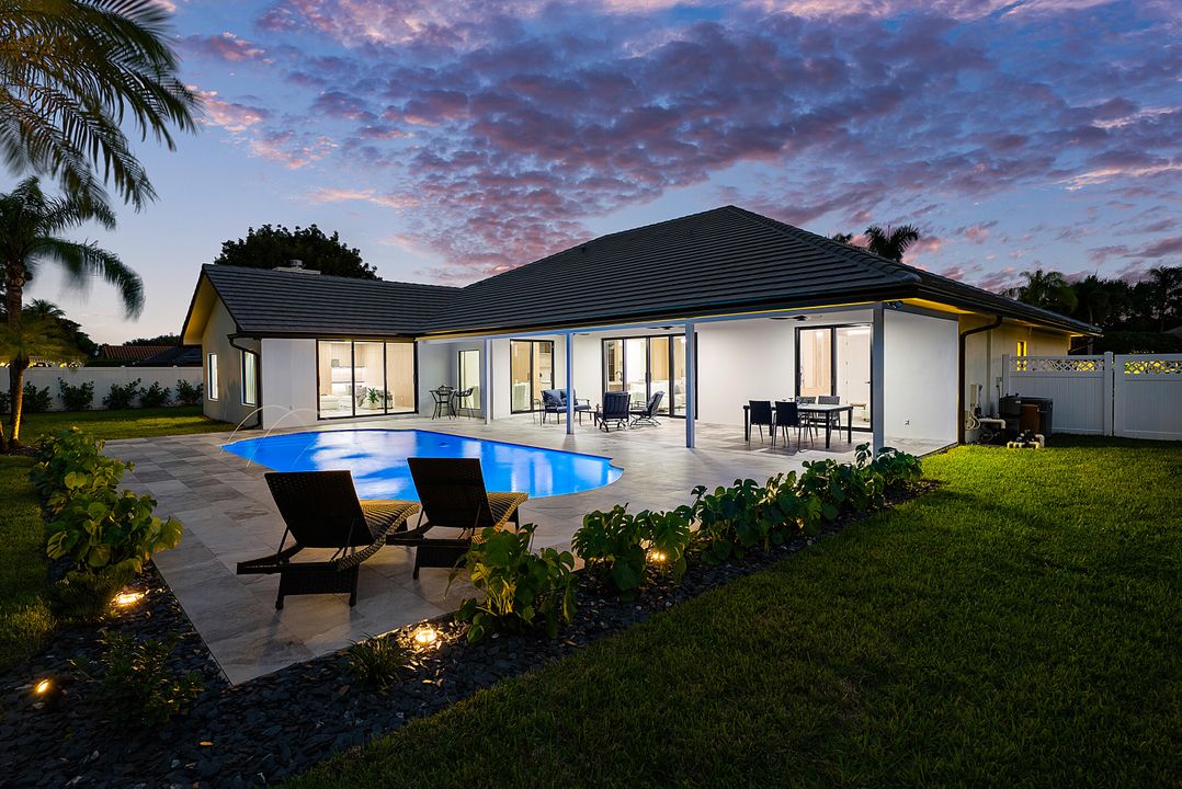 For Sale: $2,199,999 (4 beds, 4 baths, 3398 Square Feet)