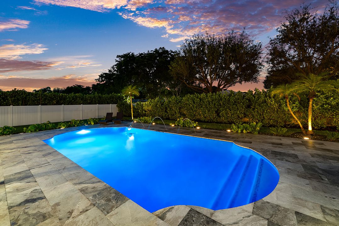 For Sale: $2,199,999 (4 beds, 4 baths, 3398 Square Feet)