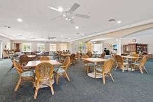 待售: $390,000 (2 贝兹, 2 浴室, 1989 平方英尺)