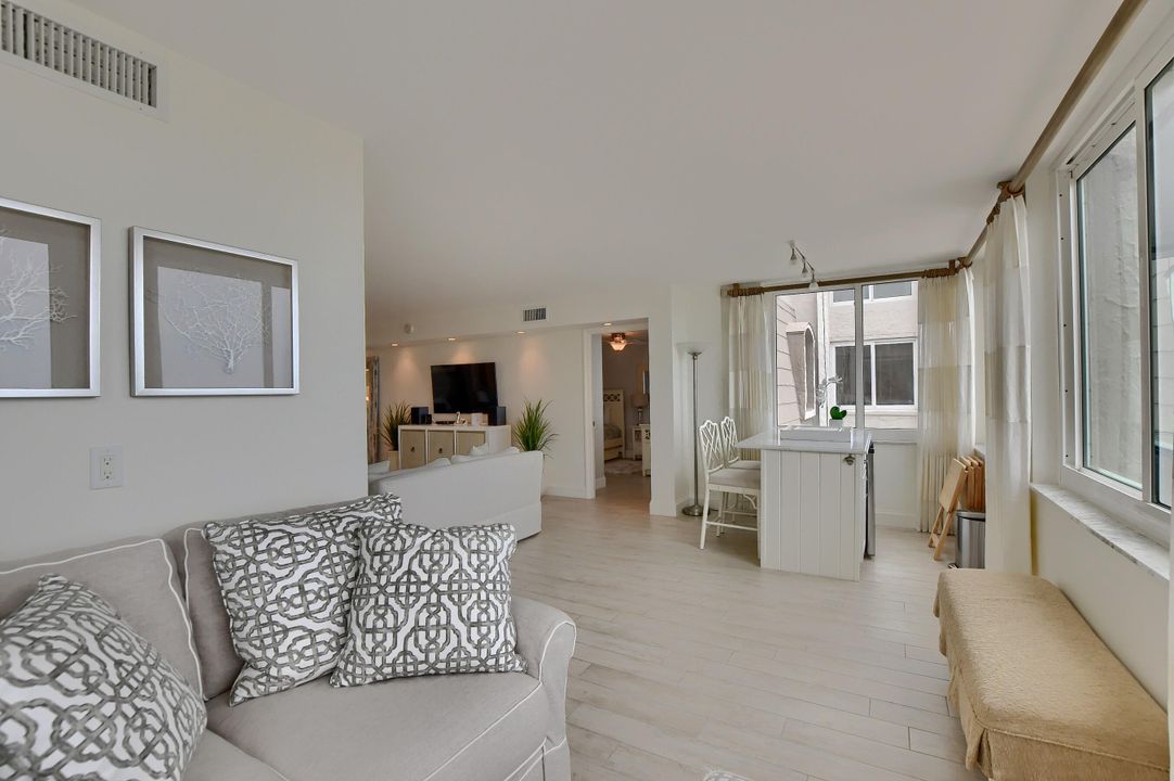 出租: $10,000 (3 贝兹, 2 浴室, 2138 平方英尺)