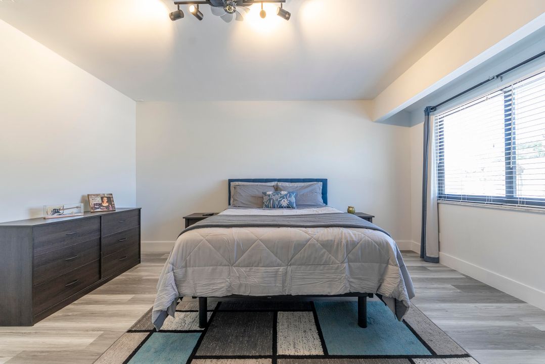 For Sale: $310,000 (2 beds, 2 baths, 1208 Square Feet)