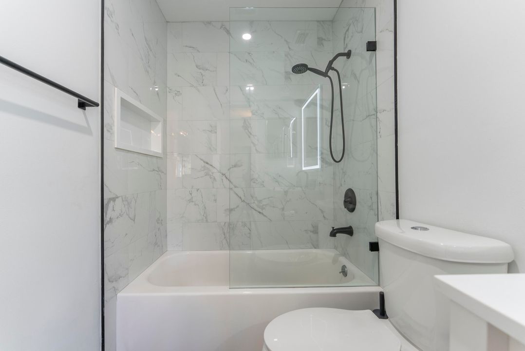 For Sale: $310,000 (2 beds, 2 baths, 1208 Square Feet)