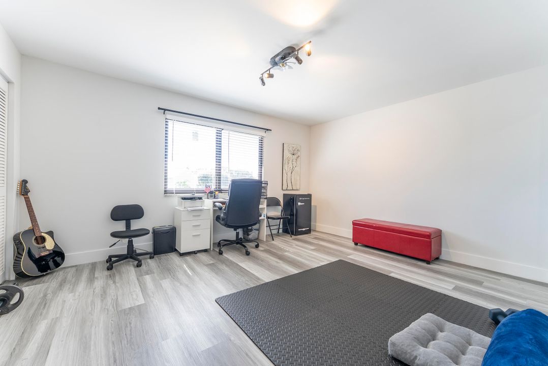 For Sale: $310,000 (2 beds, 2 baths, 1208 Square Feet)