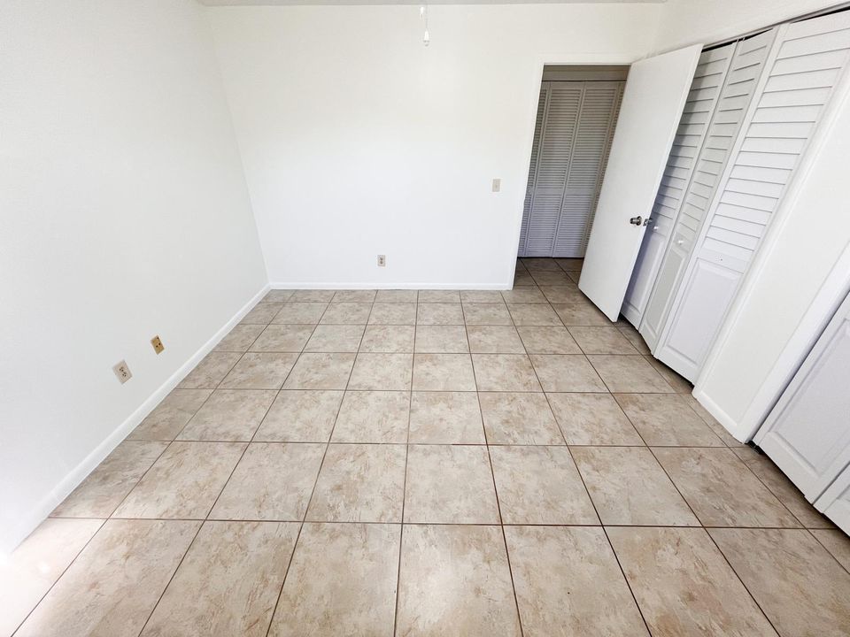 合同活跃: $2,250 (2 贝兹, 2 浴室, 1159 平方英尺)