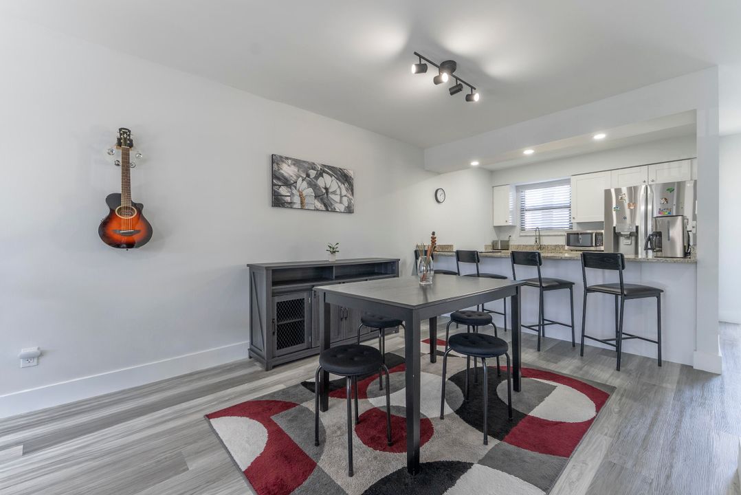 For Sale: $310,000 (2 beds, 2 baths, 1208 Square Feet)