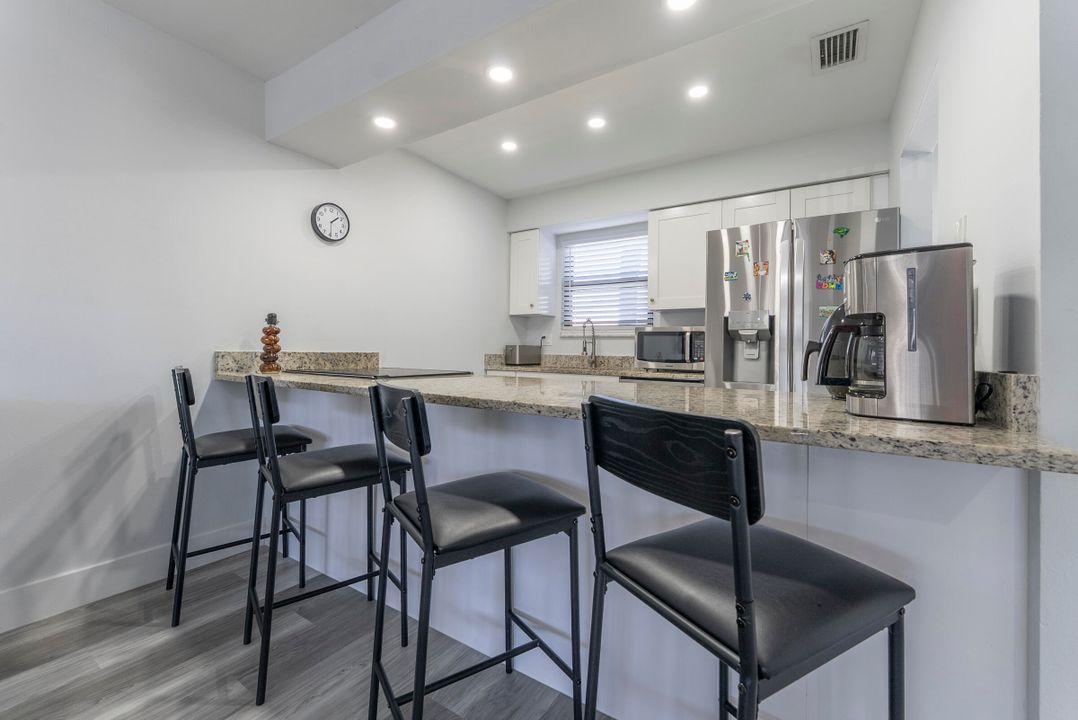 For Sale: $310,000 (2 beds, 2 baths, 1208 Square Feet)